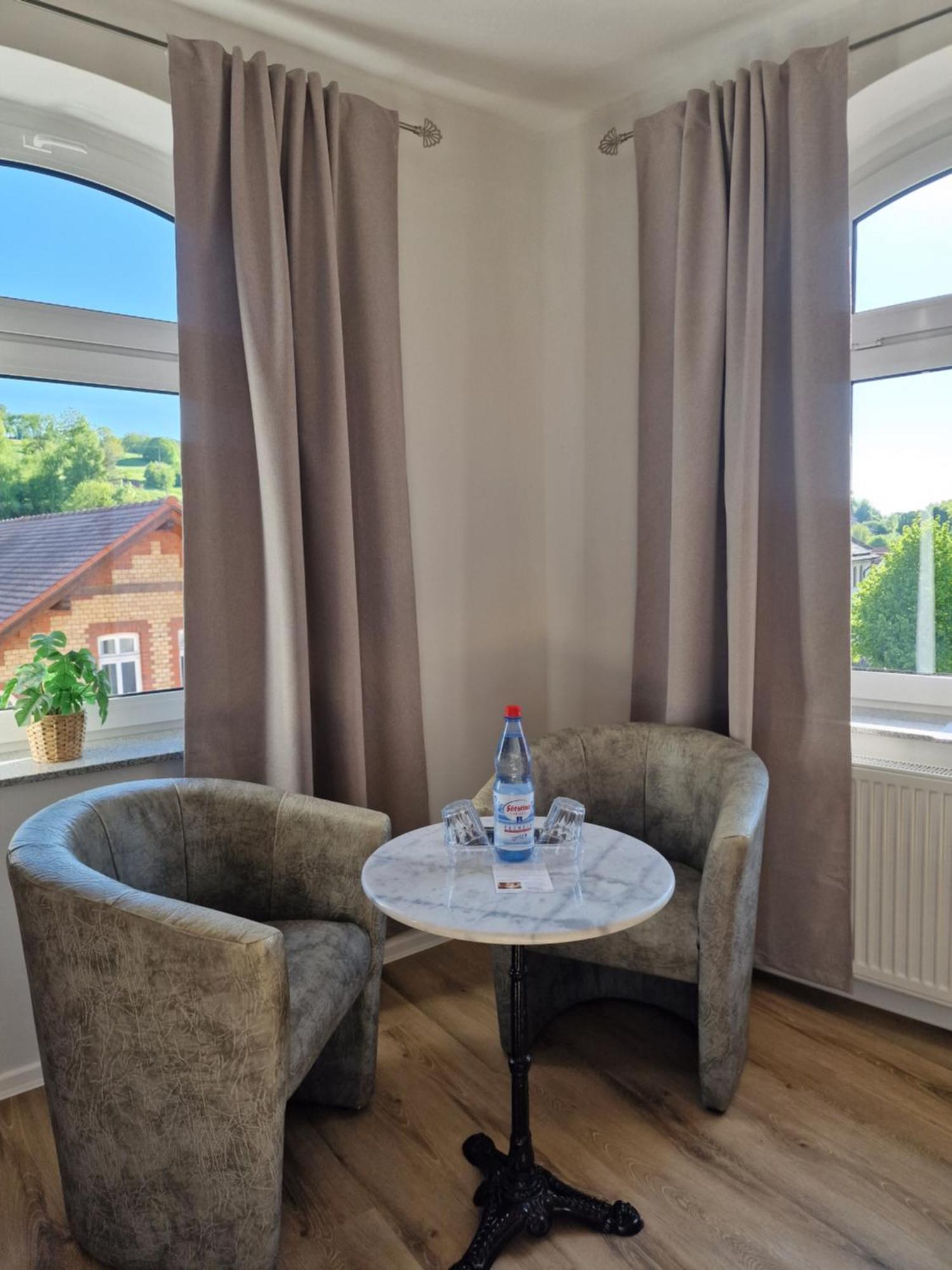 Zur Sonne "Gasthaus-Bar-Events" Poppenhausen Zewnętrze zdjęcie
