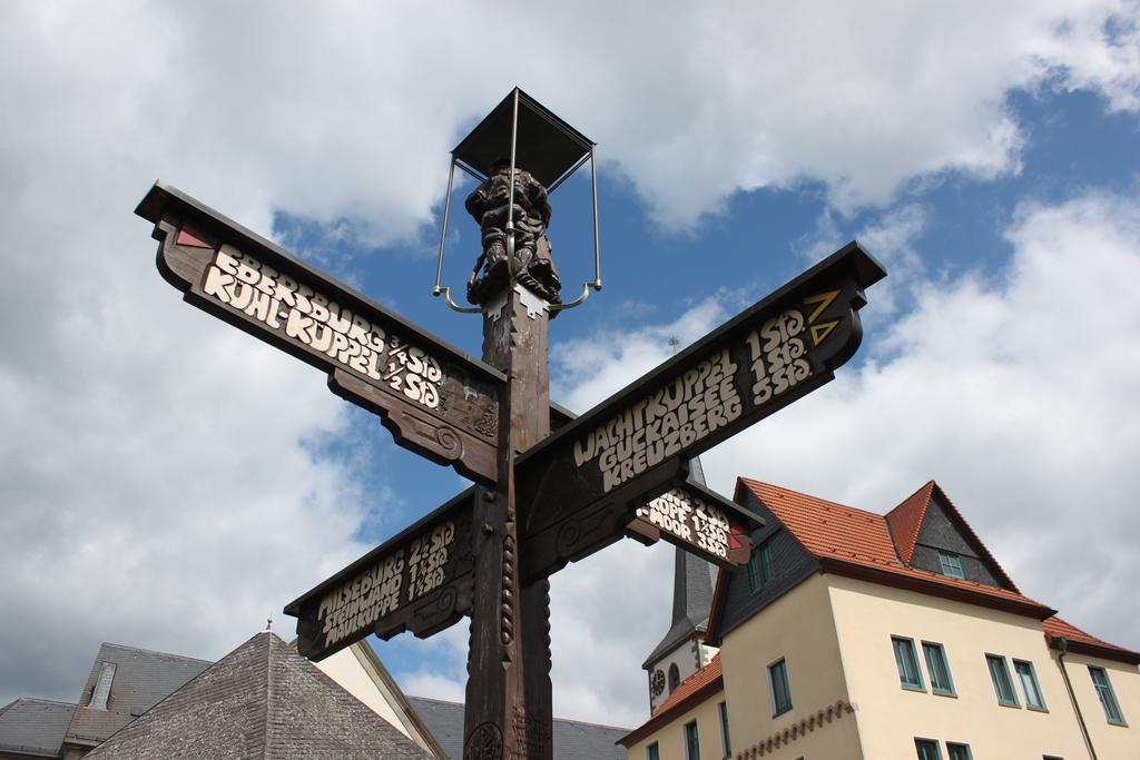 Zur Sonne "Gasthaus-Bar-Events" Poppenhausen Zewnętrze zdjęcie