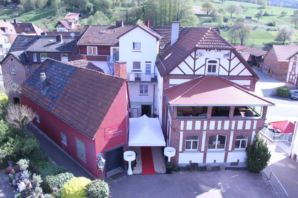 Zur Sonne "Gasthaus-Bar-Events" Poppenhausen Zewnętrze zdjęcie